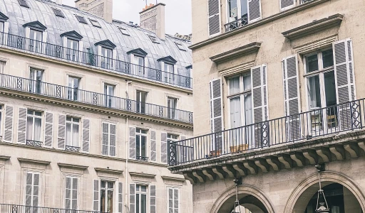Как кайфовый отдых на берегу Сены в Париже стал символом роскоши?